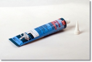 Клей для ПВХ Cosmofen Plus 200г бел №05493